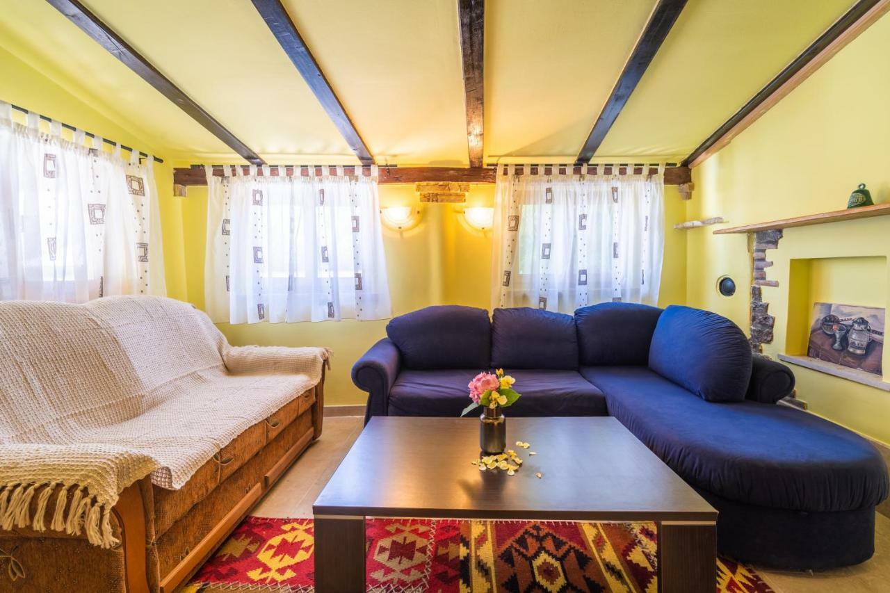 Holiday Home Carla And Dajana Veliki Vareski Exterior photo
